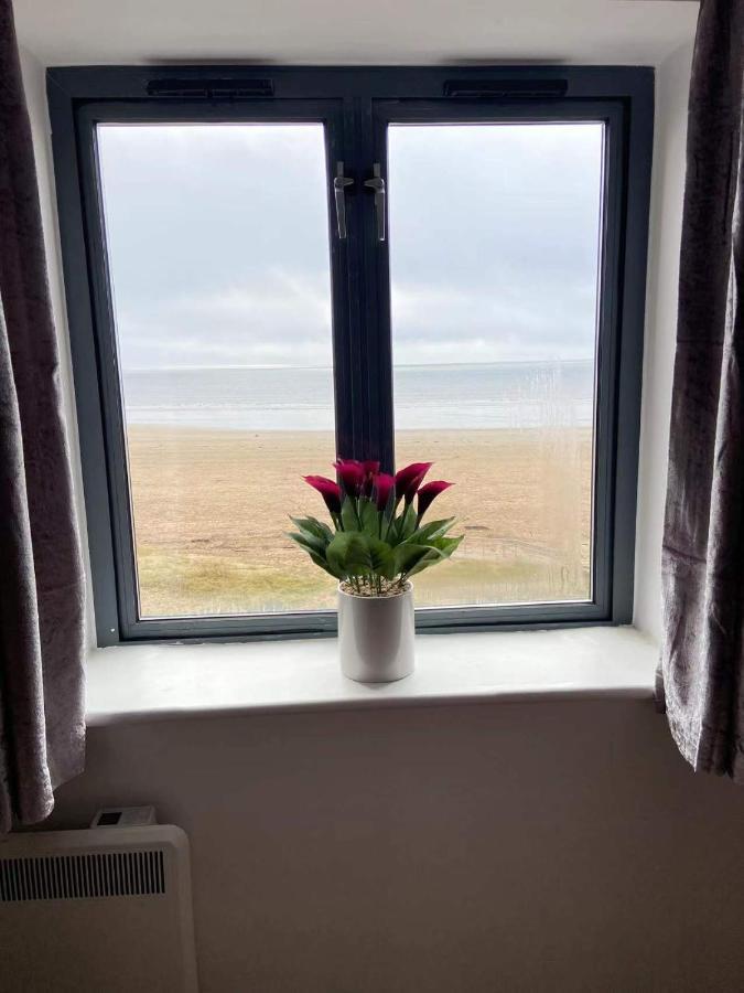 Beach Front Apt With Stunning Sea View Swansea Exterior photo
