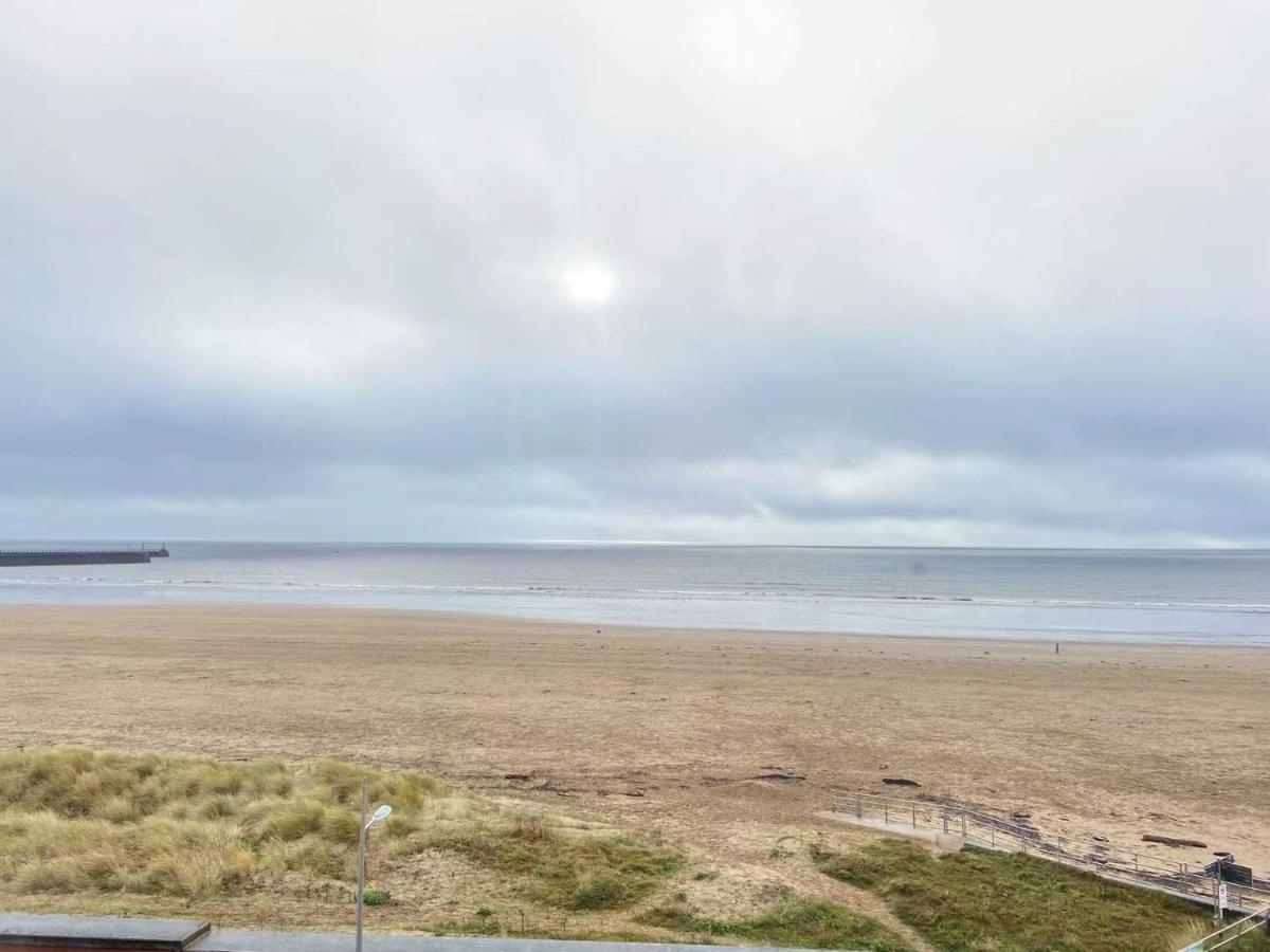 Beach Front Apt With Stunning Sea View Swansea Exterior photo