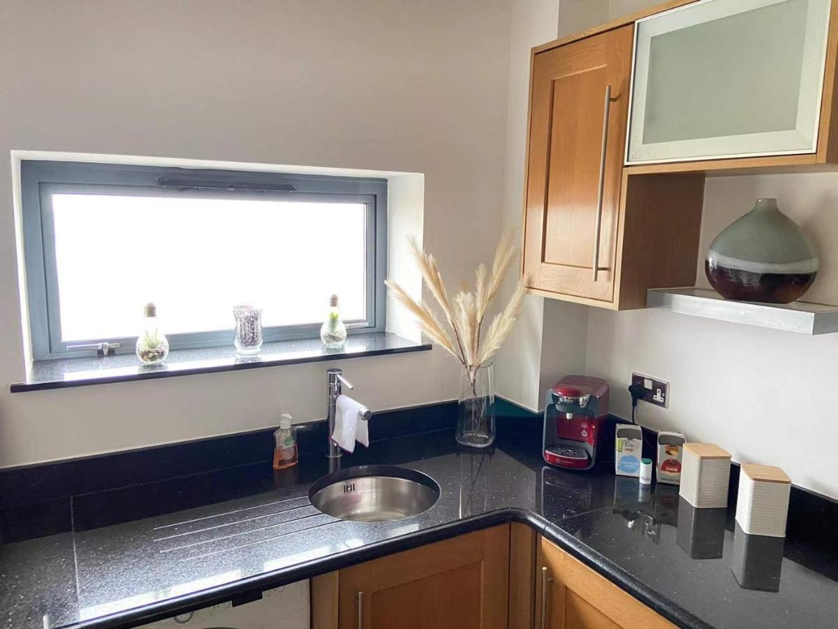 Beach Front Apt With Stunning Sea View Swansea Exterior photo